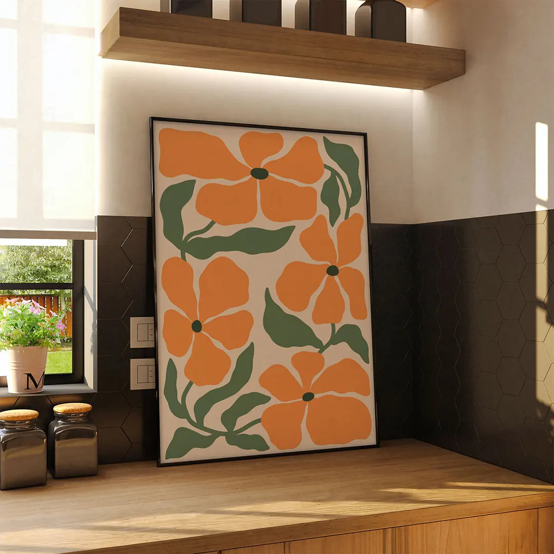 plakat z pomarańczowymi kwiatami w kuchni