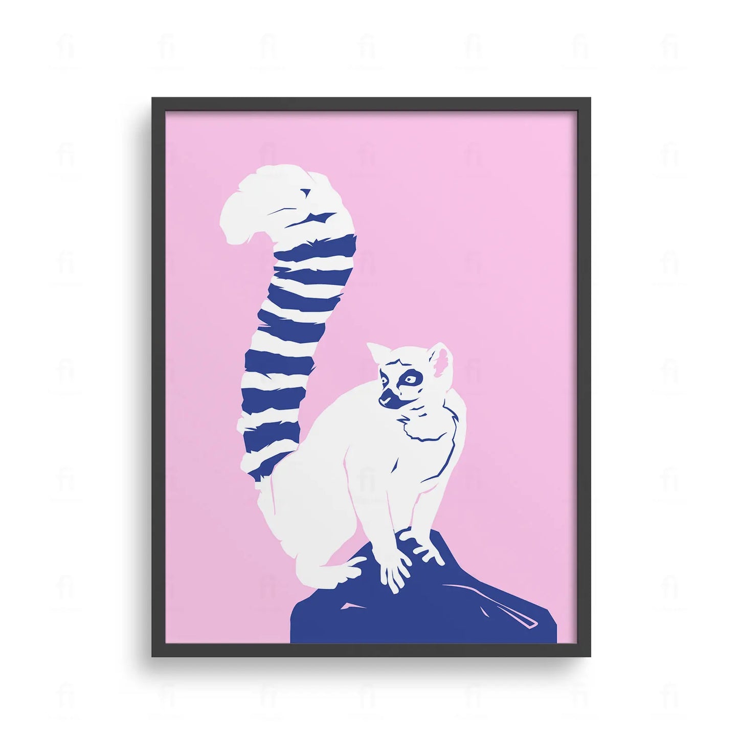 Plakat z kolorową grafiką przedstawiającą lemura katta na różowym tle