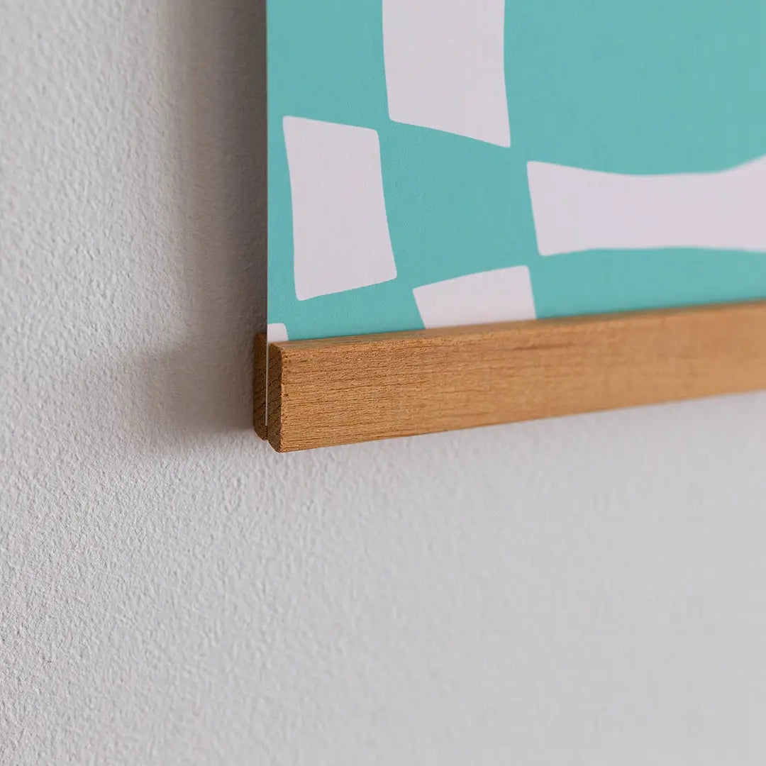 Drewniany wieszak na plakat