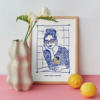 Plakat z napisem "Enjoy Sweet Moments"