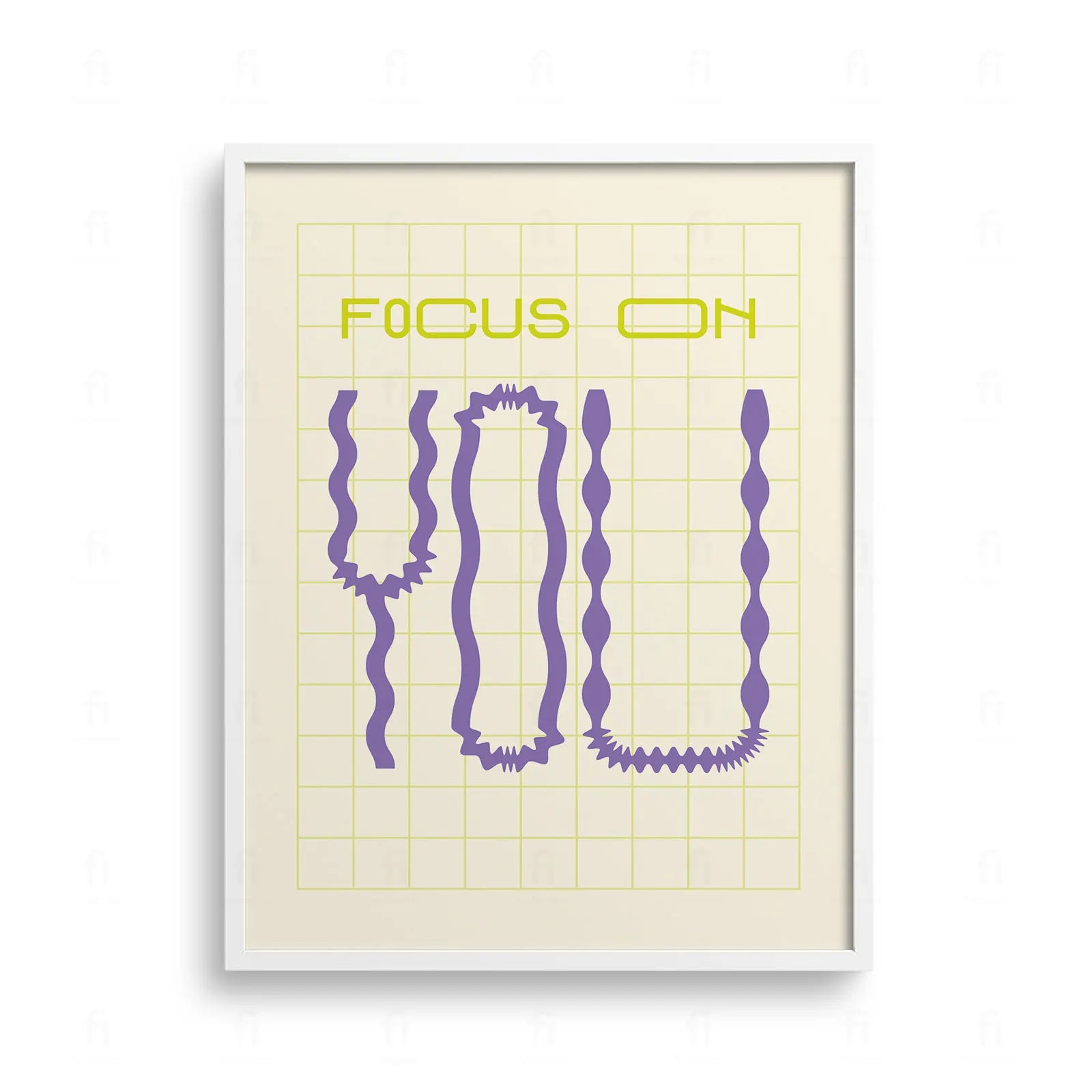 Plakat z minimalistyczną, czarno-białą typografią z napisem "Focus On You".
