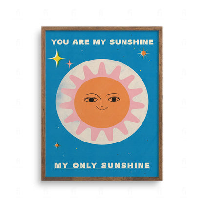 Plakat z napisem You are my sunshine, ilustracja słońca z twarzą na niebieskim tle, styl vintage do pokoju dziecka.