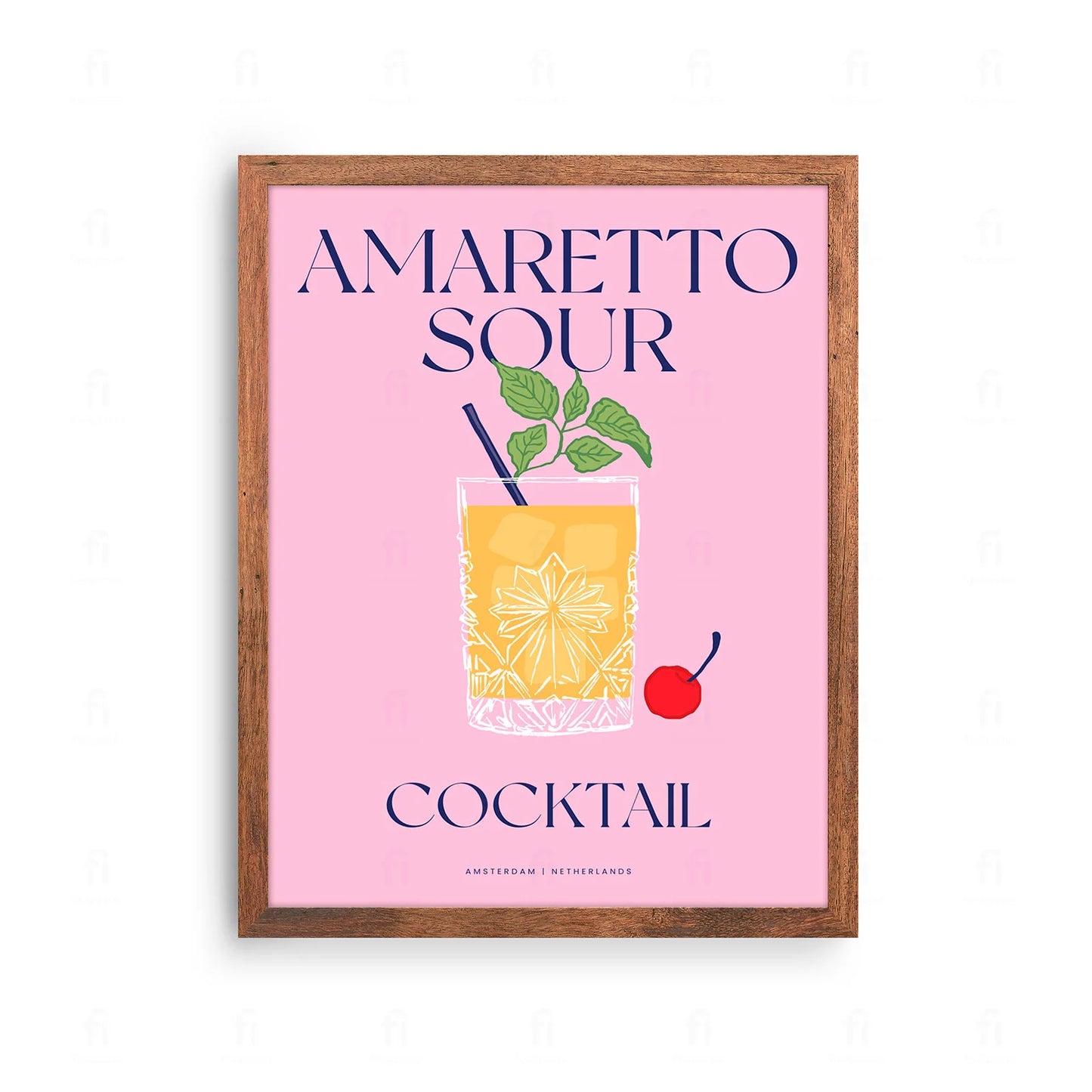 Plakat z klasyczną grafiką przedstawiającą koktajl Amaretto Sour w szklance.
