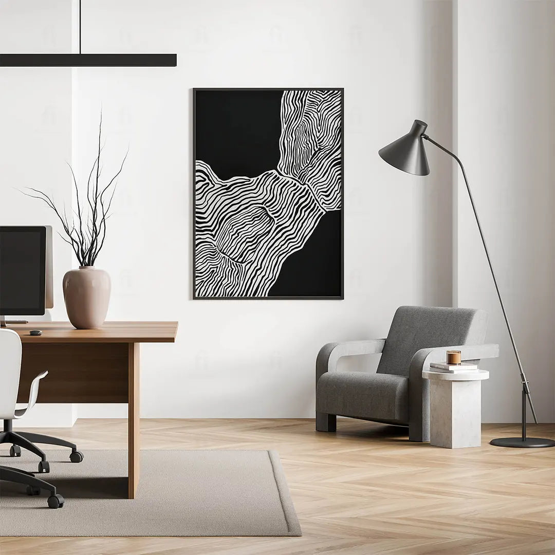 Abstrakcyjna grafika z białymi, organicznymi liniami na czarnym tle, przypominająca słoje drewna